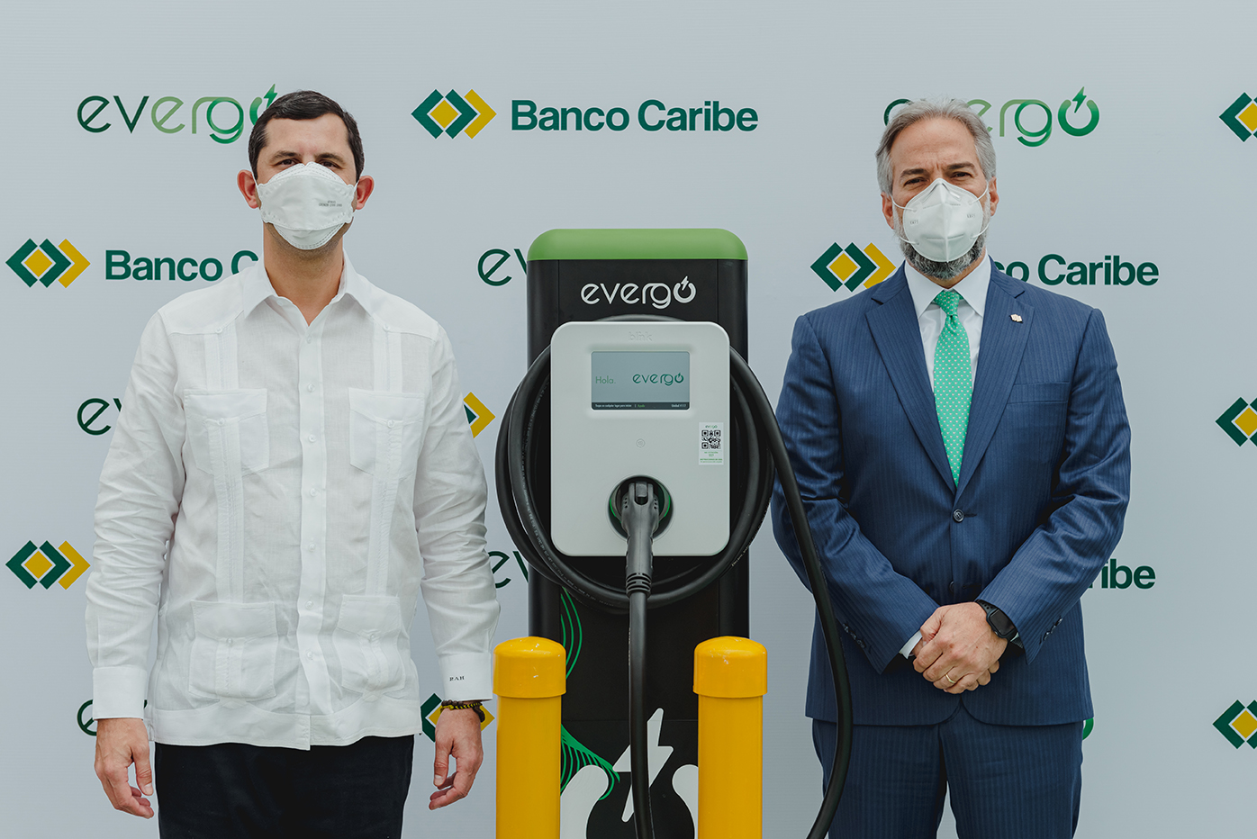 Imagen Banco Caribe inaugura su primera estación de recarga Evergo para vehículos eléctricos