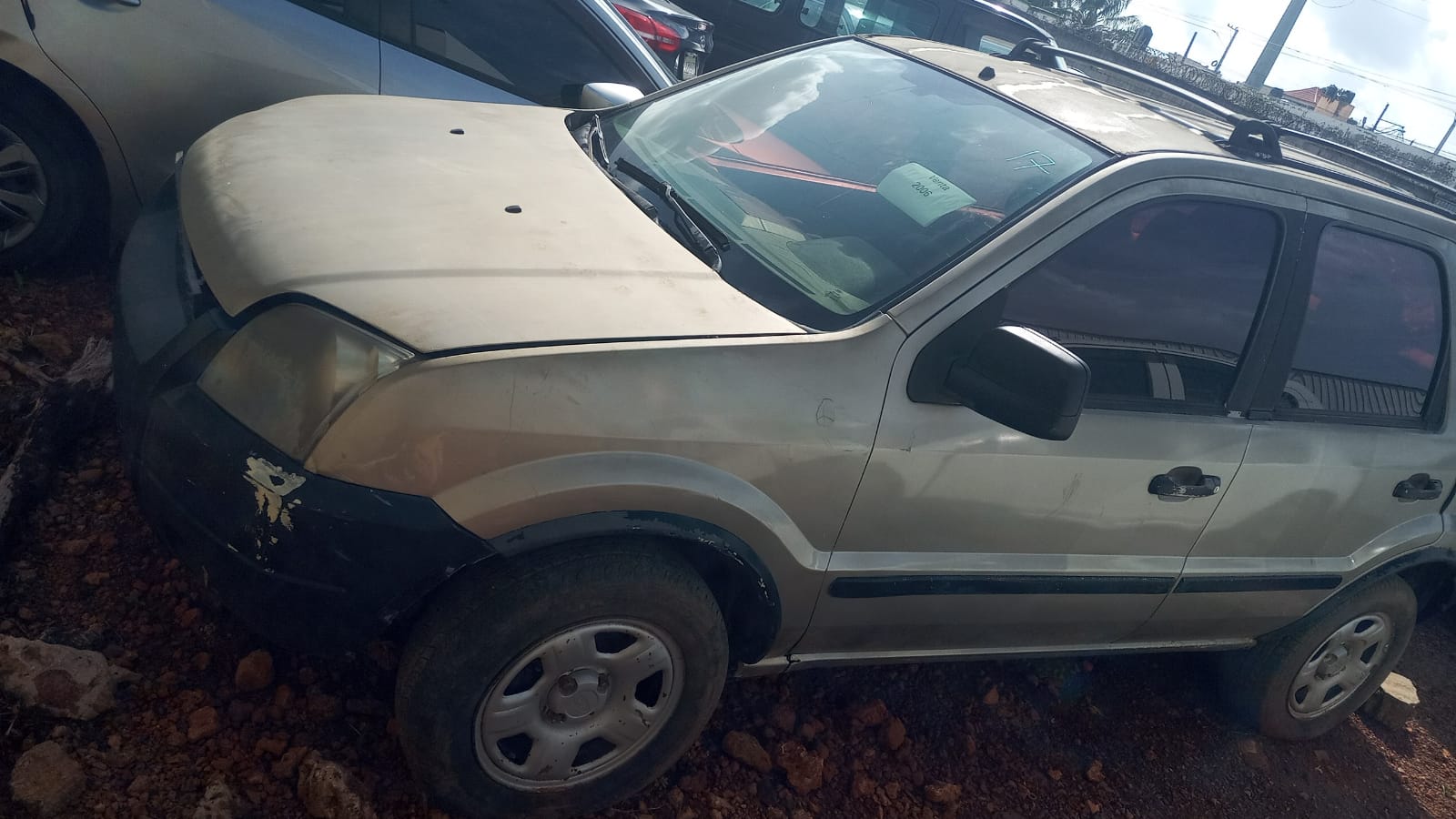 Imagen bienes Ford Ecosport Color Dorado Año 2006 RD$70,000.00