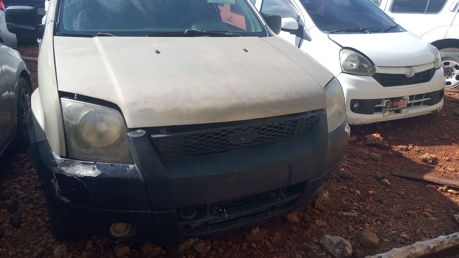 Imagen bienes Ford Ecosport Color Dorado Año 2006 RD$70,000.00