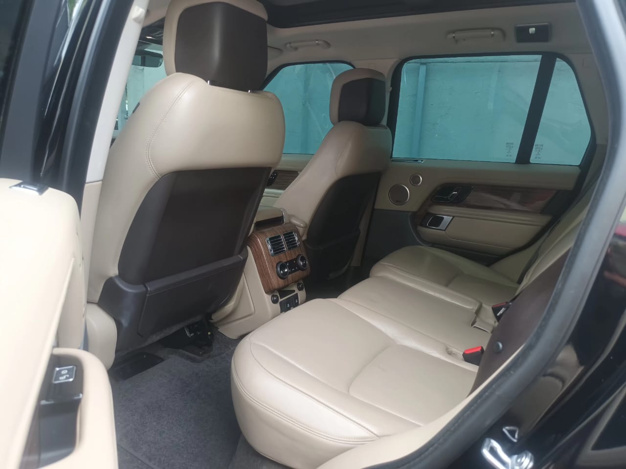 Imagen bienes Land Rover Range Rover Vogue Año 2020 Color Negro