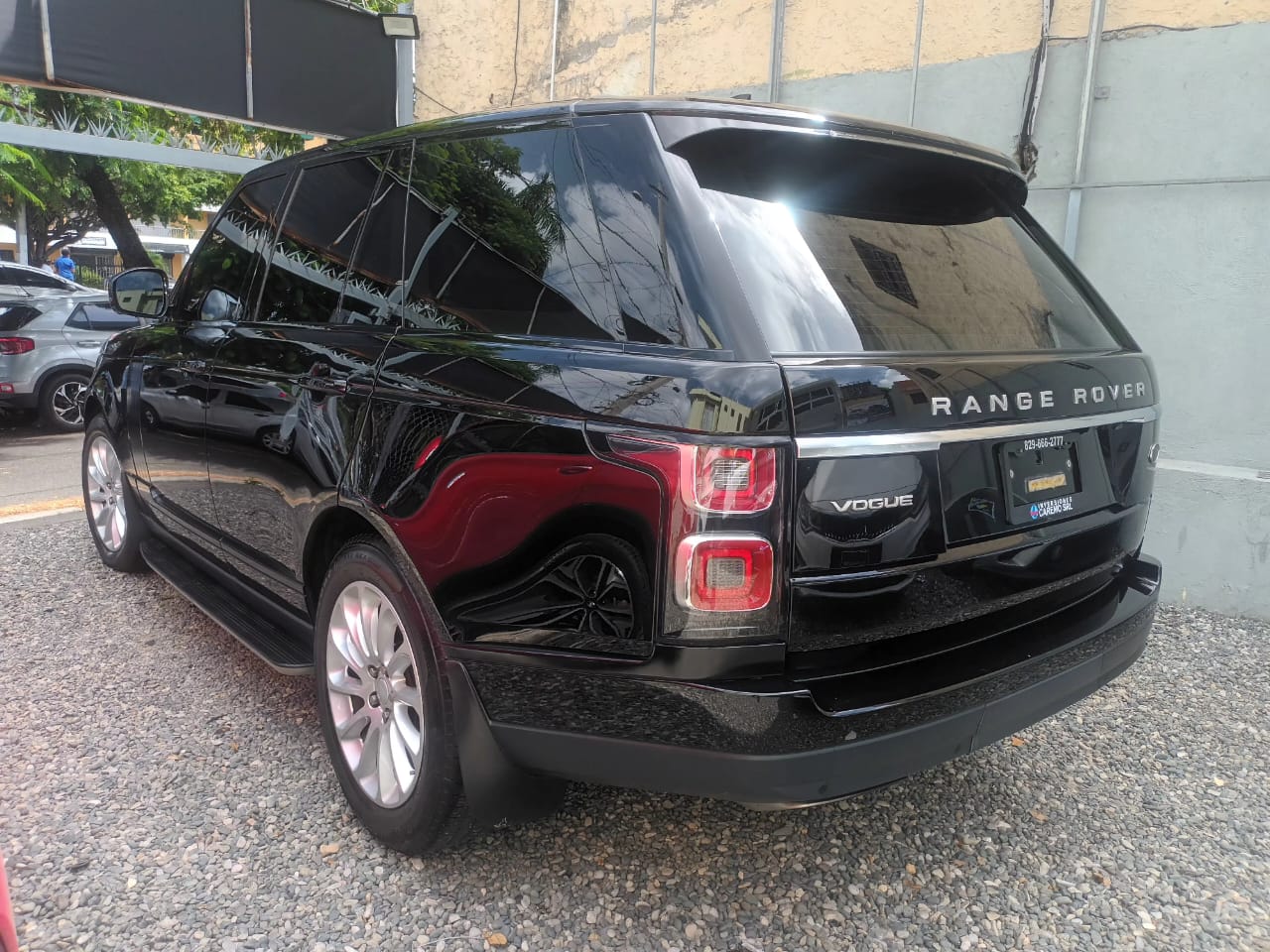Imagen bienes Land Rover Range Rover Vogue Año 2020 Color Negro