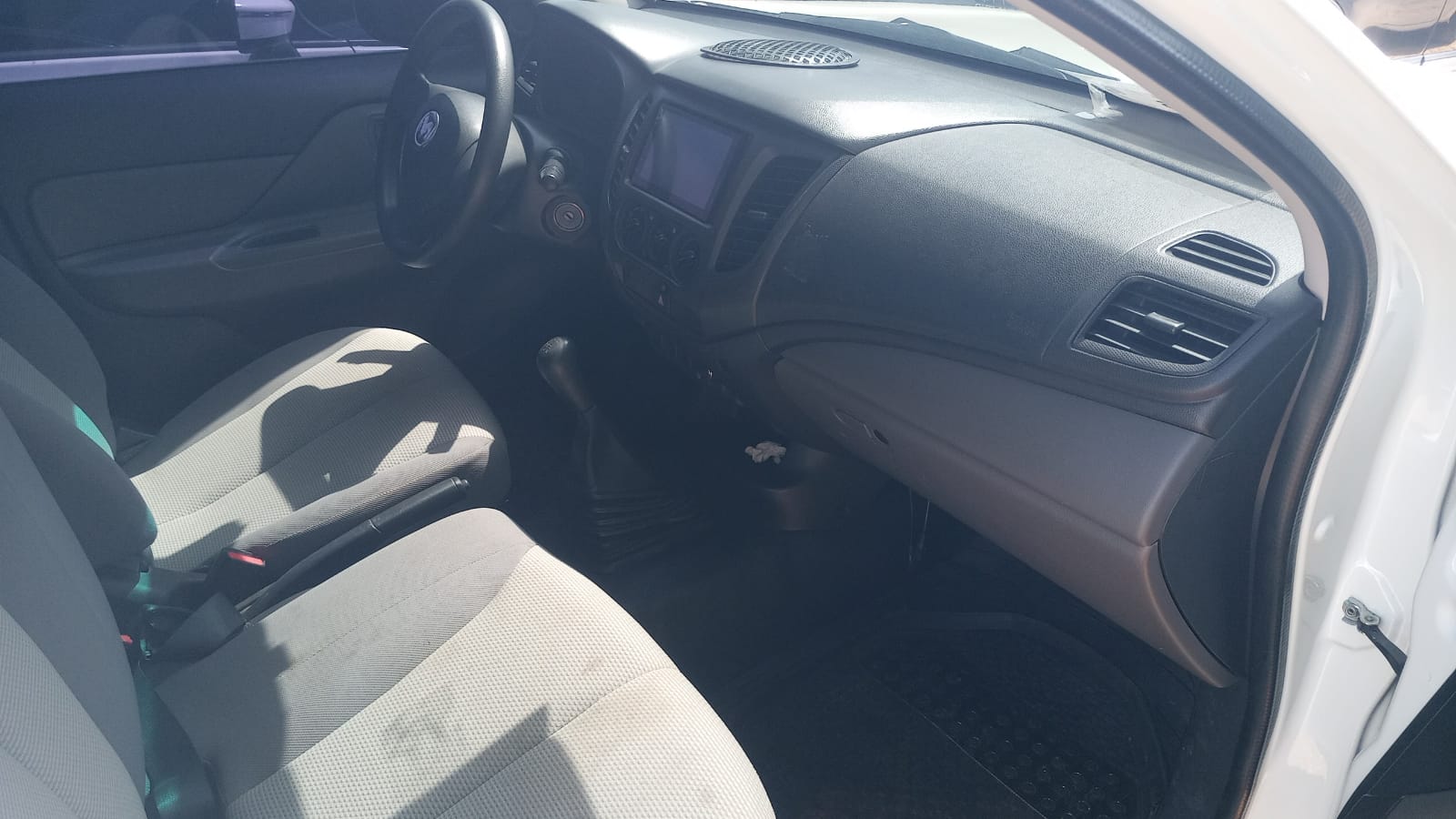 Imagen bienes Ran 1200 4x2 Color Blanco Año 2017 RD$600,000.00