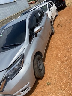 Imagen bienes Nissan Note Año 2018 Color Gris