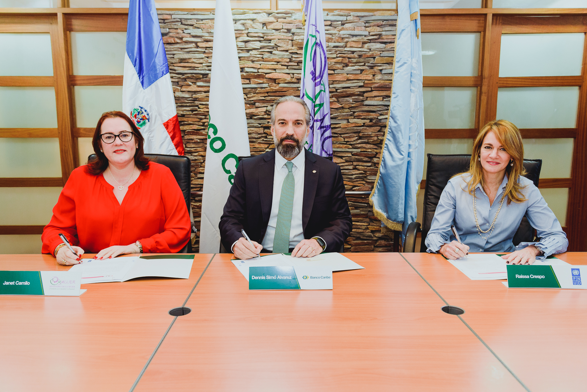 Imagen Banco Caribe implementará modelo de igualdad de género con el Ministerio de la Mujer y el PNUD